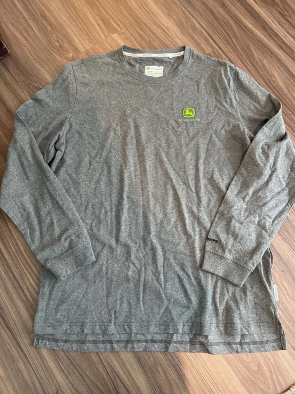 Men’s Large John Deere Gray Long Sleeve Tee with Green Logo